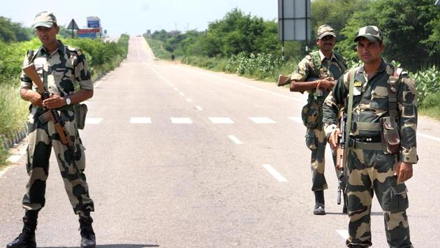 Security personnel keep vigil near Sunaria Jail in which Dera Sacha Sauda chief Ram Rahim’s quantum of punishment will be decided, in Rohtak on Sunday.(Manoj Dhaka/HT) Security personnel keep vigil near Sunaria Jail in which Dera Sacha Sauda chief Ram Rahim’s quantum of punishment will be decided, in Rohtak on Sunday.(Manoj Dhaka/HT)