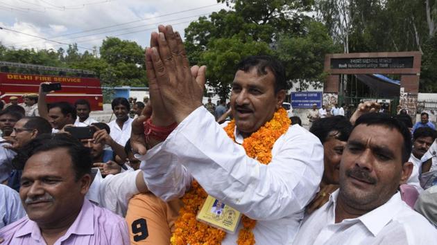 Ram Chander, AAP candidate, defeated BJP’s Ved Parkash in the bypoll to the Bawana Assembly constituency, the result of which was announced on Monday.(Sonu Mehta/HT Photo) Ram Chander, AAP candidate, defeated BJP’s Ved Parkash in the bypoll to the Bawana Assembly constituency, the result of which was announced on Monday.(Sonu Mehta/HT Photo)