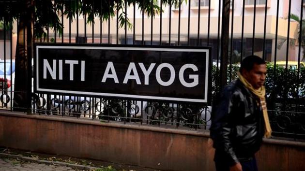 Kant said analysis showed that there are close to 200 districts where there was a failure in terms of education, health and nutrition. (HT File Photo) Kant said analysis showed that there are close to 200 districts where there was a failure in terms of education, health and nutrition. (HT File Photo)