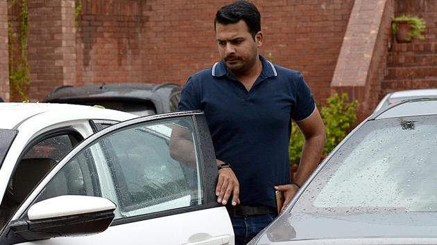 Pakistani cricketer Sharjeel Khan arrives to attend an anti-corruption tribunal meeting in Lahore on August 30. (AFP) Pakistani cricketer Sharjeel Khan arrives to attend an anti-corruption tribunal meeting in Lahore on August 30. (AFP)