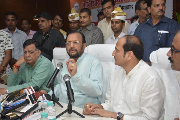 Three UP ministers heard the woes of homebuyers. (Sakib Ali/HT Photo) Three UP ministers heard the woes of homebuyers. (Sakib Ali/HT Photo)