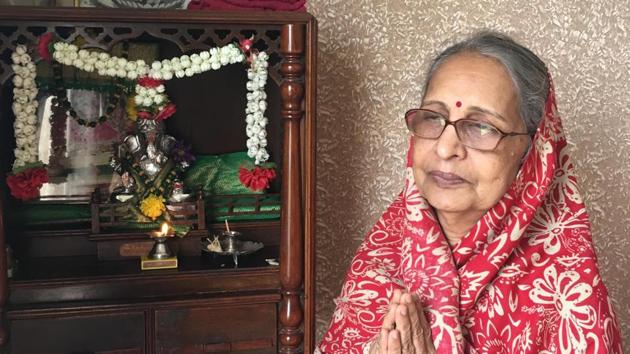 Sarla Mehta has been worshipping the metal Ganesh idol in her home for four decades.(HT PHOTO)