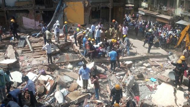 Rescue operations at Bhendi Bazaar at still on. (HT) Rescue operations at Bhendi Bazaar at still on. (HT)