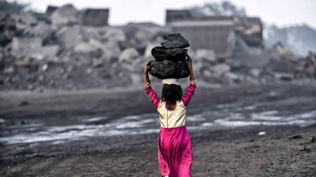 India now has nearly 200GW of coal. Further, the $4.6 billion estimate does not include other social costs (water pollution, deforestation, displacement, ash disposal etc.(Ravi Choudhary/HT PHOTO) India now has nearly 200GW of coal. Further, the $4.6 billion estimate does not include other social costs (water pollution, deforestation, displacement, ash disposal etc.(Ravi Choudhary/HT PHOTO)
