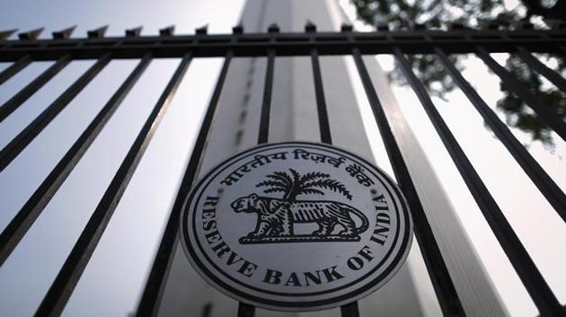 The Reserve Bank of India (RBI) seal is pictured on a gate outside the RBI headquarters in Mumbai October 29, 2013. REUTERS/Danish Siddiqui/Files The Reserve Bank of India (RBI) seal is pictured on a gate outside the RBI headquarters in Mumbai October 29, 2013. REUTERS/Danish Siddiqui/Files
