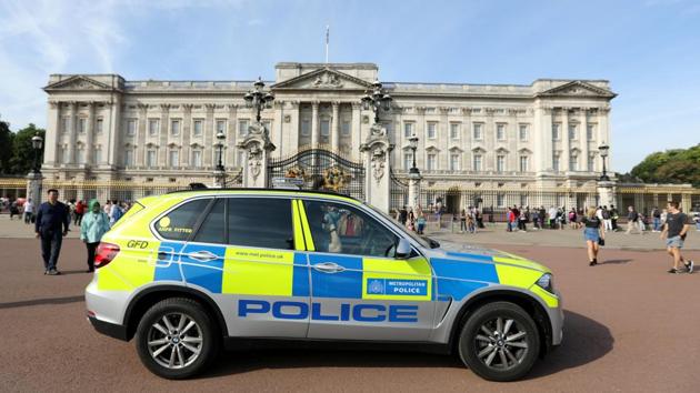 A police vehicle patrols outside Buckingham Palace in London on August 26. (REUTERS) A police vehicle patrols outside Buckingham Palace in London on August 26. (REUTERS)