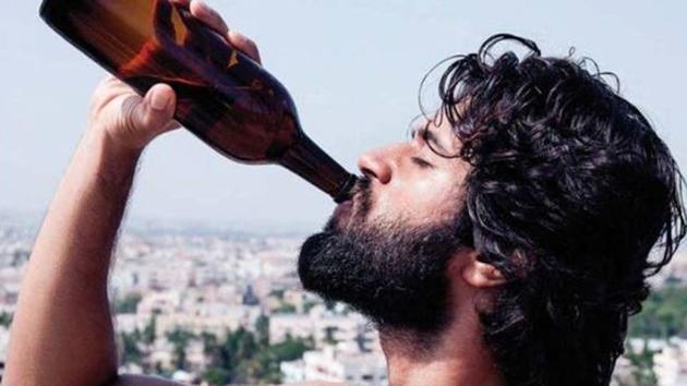 Arjun Reddy stars Vijay Devarakonda and Shalini in the lead roles. Arjun Reddy stars Vijay Devarakonda and Shalini in the lead roles.