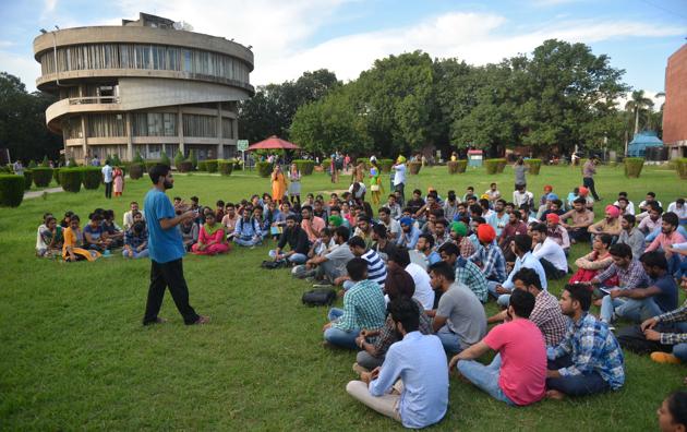 Members of the SFS during the general body meeting at Student Centre, Panjab University. Dressed casually like any other college-goer, they come across as regular students. Members of the Students for Society are steeped in leftist ideology and only hardcore student activism defines their character in the run up to Panjab University Campus Student Council elections. (karun sharma/ht)