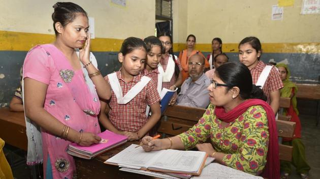 Schools said there was good response from parents and students. An official from the directorate of education said there was no definitive figure on participation of parents and students in the PTM but the “participation was high”. (Sushil Kumar/HT PHOTO) Schools said there was good response from parents and students. An official from the directorate of education said there was no definitive figure on participation of parents and students in the PTM but the “participation was high”. (Sushil Kumar/HT PHOTO)