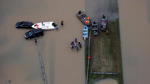 The Trump proposal, which is being finalised pending White House consultations with key Republicans promises to represent just a fraction of an eventual Harvey recovery package that could rival the USD 100 billion plus in taxpayer financed help for victims of 2005’s Hurricane Katrina.  (Adrees Latif / REUTERS) 