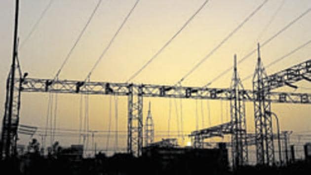 Effective from September 1, the surcharge will be in addition to the 8% cess people in Delhi already pay for electricity. (Burhaan Kinu/HT File Photo)
