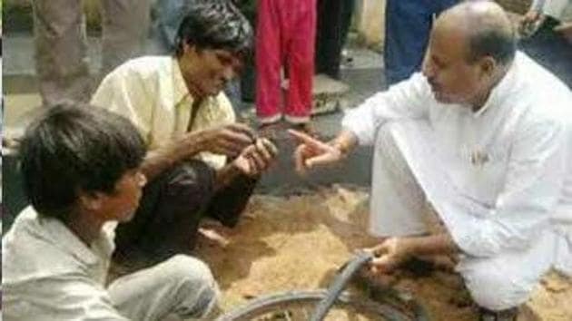 Tikamgarh MP Virendra Kumar Khatik who took oath as Union minister of state for woman and child development on Sunday, once worked in his father’s cycle repair shop as a child. (HT PHOTO) Tikamgarh MP Virendra Kumar Khatik who took oath as Union minister of state for woman and child development on Sunday, once worked in his father’s cycle repair shop as a child. (HT PHOTO)