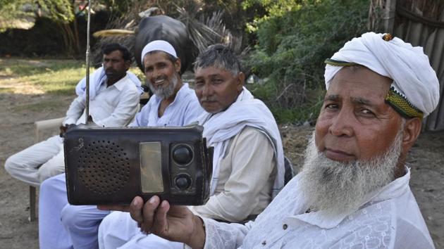 Gaon ki Chaupal, Sehat Ka Pegam and Kisse Kahani, featuring folk musicians of the Mirasi community whose songs valorise the history of the region, are the most popular programmes. (Raj K Raj/HT PHOTO) Gaon ki Chaupal, Sehat Ka Pegam and Kisse Kahani, featuring folk musicians of the Mirasi community whose songs valorise the history of the region, are the most popular programmes. (Raj K Raj/HT PHOTO)