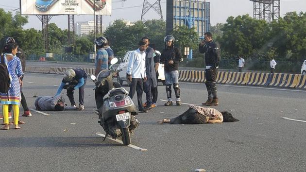 Eyewitnesses said that both of them fell unconscious and were bleeding profusely.