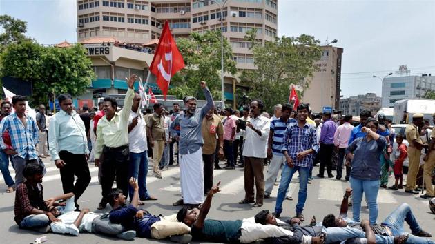 Political parties and pro-Tamil outfits stage state-wide protests over the suicide of a 17-year-old girl in Chennai.(PTI)