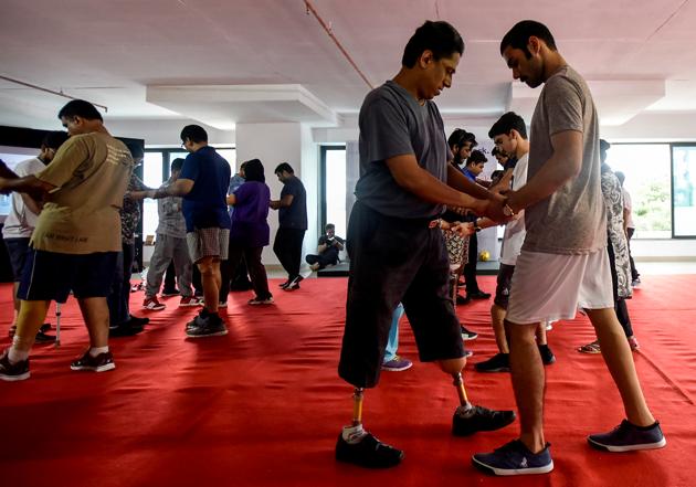 Supporting each other. (Kunal Patil/HT Photo) 