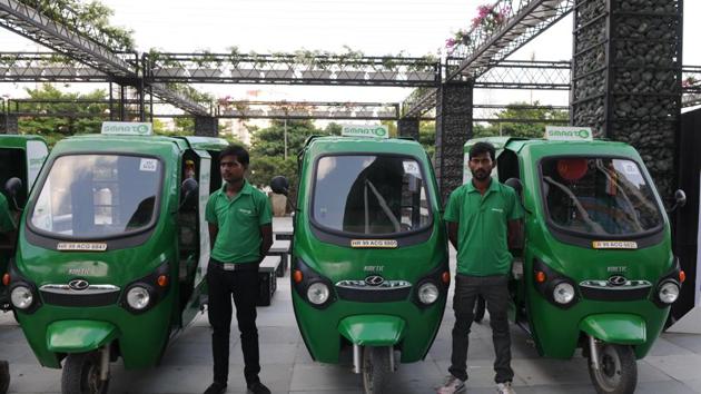 In collaboration with Delhi Metro Rail Corporation (DMRC), 300 ‘Smart E’ rickshaws were added to the Gurgaon roads, with 700 more vehicles to be incorporated in the coming months. (Parveen Kumar/HT Photo) In collaboration with Delhi Metro Rail Corporation (DMRC), 300 ‘Smart E’ rickshaws were added to the Gurgaon roads, with 700 more vehicles to be incorporated in the coming months. (Parveen Kumar/HT Photo)