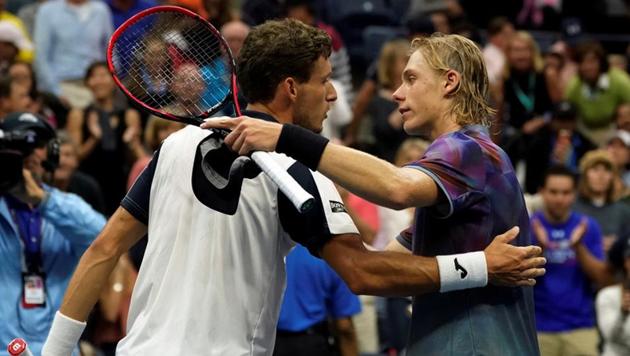 Spain’s Pablo Carreno Busta (L) won a hard-fought match against Denis Shapovalov, beating the 18-year-old 7-6(2), 7-6(4), 7-6(3) to reach the quarter-finals. (REUTERS) Spain’s Pablo Carreno Busta (L) won a hard-fought match against Denis Shapovalov, beating the 18-year-old 7-6(2), 7-6(4), 7-6(3) to reach the quarter-finals. (REUTERS)