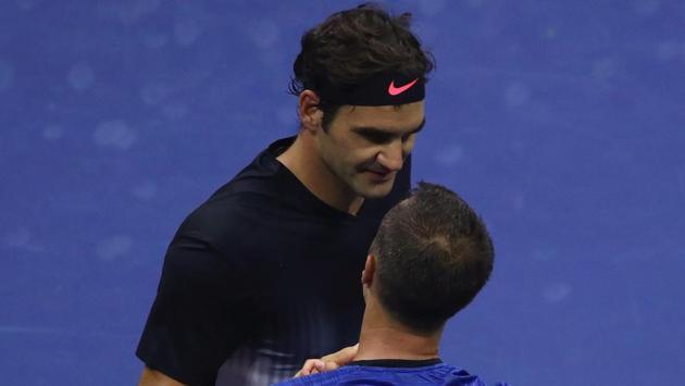 Third seeded Roger Federer defeated Philipp Kohlschreiber 6-4, 6-2, 7-5 to enter yet another last-eight stage at the Flushing Meadows. (AFP)
