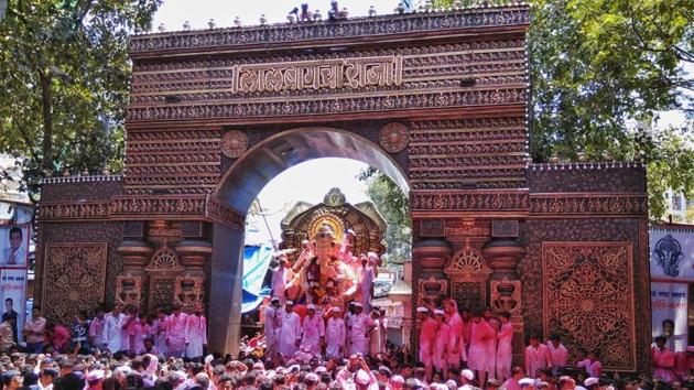 Lalbaugcha Raja (elephant headed god) going for immersion into the sea at Girgaum. The festival held in honour of the elephant-headed god, is celebrated in homes and in public by local community groups or mandals who install idols of the deity. (Satyabrata Tripathy/ HT Photo) Lalbaugcha Raja (elephant headed god) going for immersion into the sea at Girgaum. The festival held in honour of the elephant-headed god, is celebrated in homes and in public by local community groups or mandals who install idols of the deity. (Satyabrata Tripathy/ HT Photo)
