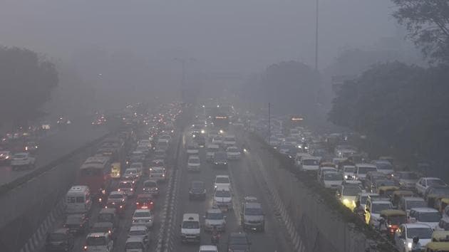 Pollution from crop burning in neighbouring states like Punjab, Haryana, Rajasthan and Uttar Pradesh lead to severe air pollution episodes in Delhi every year.((Raj K Raj/HT PHOTO))