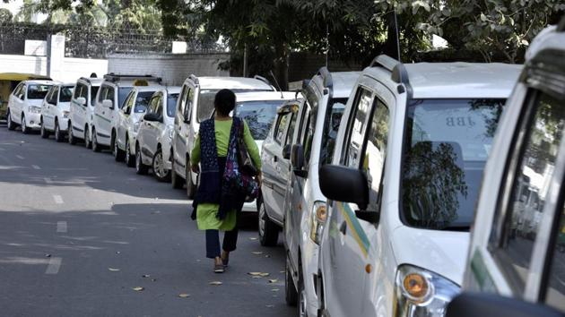 Cabs in Delhi will get permits only if drivers put the stickers informing passengers about the car’s child-lock system.(Arun Sharma/HT File Photo)