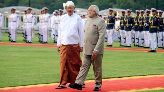 Prime Minister Narendra Modi inspects the guard of honour with the President of Myanmar, U Htin Kyaw, in Nay Pyi Taw, Myanmar on Tuesday.(PTI Photo)