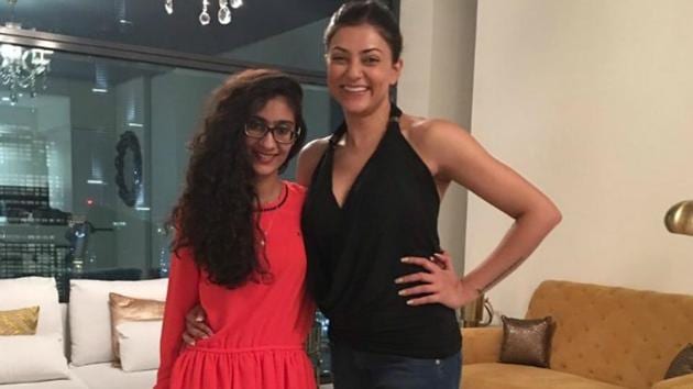 Actor Sushmita Sen with her elder daughter Renee.(Twitter)