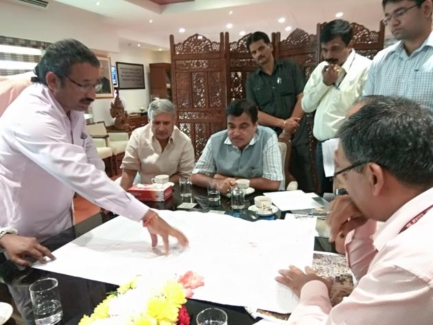 A group of 30 villagers met Union transport and highways minister Nitin Gadkari in New Delhi on Tuesday.(HT PHOTO)