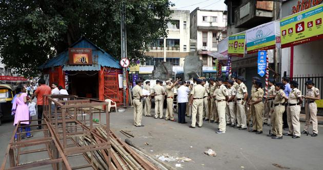 Police bandobast for the Ganesh visarjan in Pune.(Rahul Raut/HT PHOTO)