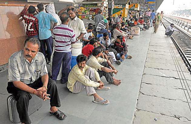Passengers waiting on a platform at the Jalandhar railway station on September 7. /HT Photo (Pardeep Pandit?HT) Passengers waiting on a platform at the Jalandhar railway station on September 7. /HT Photo (Pardeep Pandit?HT)