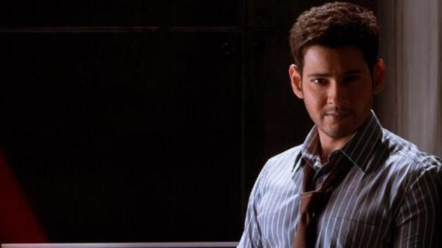Spyder stars Mahesh Babu as an intelligence officer. Spyder stars Mahesh Babu as an intelligence officer.