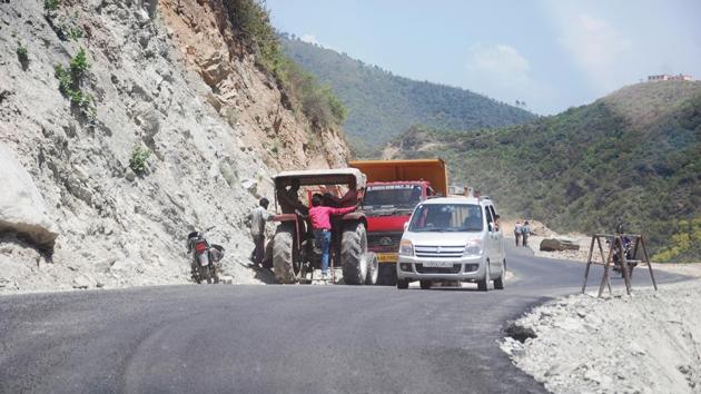 Any construction close to floodway could witness floods in future as well, says geologist Valdia.(Vinay S Kumar/HT)