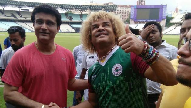 ‘Prince of Kolkata’ Sourav Ganguly with the ‘king’ of Colombian football Carlos Valderrama at the Eden Gardens on Friday. (HT Photo) ‘Prince of Kolkata’ Sourav Ganguly with the ‘king’ of Colombian football Carlos Valderrama at the Eden Gardens on Friday. (HT Photo)