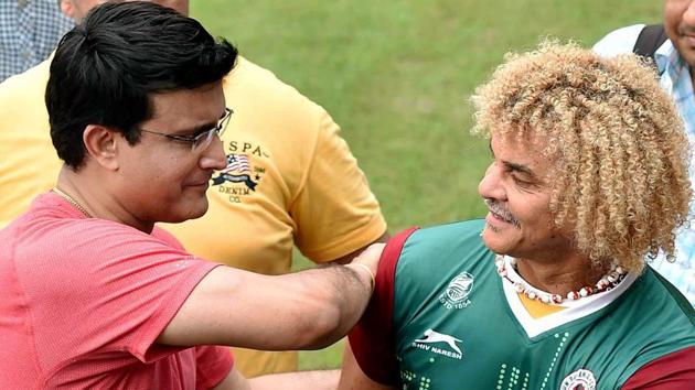 Carlos Valderrama and former Indian cricket team captain Sourav Ganguly share a lighter moment. (PTI) Carlos Valderrama and former Indian cricket team captain Sourav Ganguly share a lighter moment. (PTI)