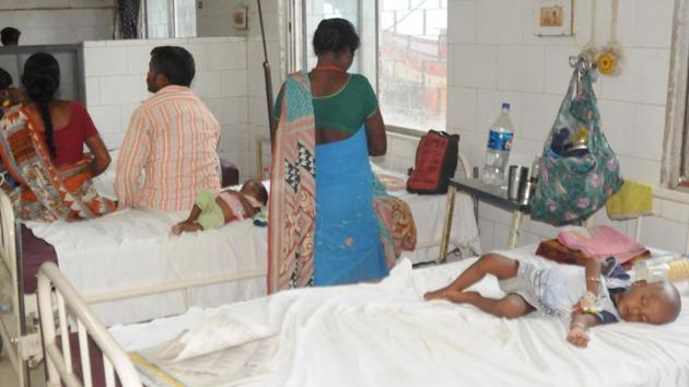 Paediatric ward of Jamshedpur’s MGM hospital where 170 children died in the past four months. (HT Photo) Paediatric ward of Jamshedpur’s MGM hospital where 170 children died in the past four months. (HT Photo)