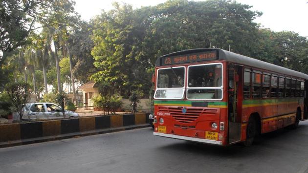 Mumbai - 21st may 2013 - 84 best bus at Mayor Bangalow, Photo by Prodip Guha (Hindustan Times) Mumbai - 21st may 2013 - 84 best bus at Mayor Bangalow, Photo by Prodip Guha (Hindustan Times)