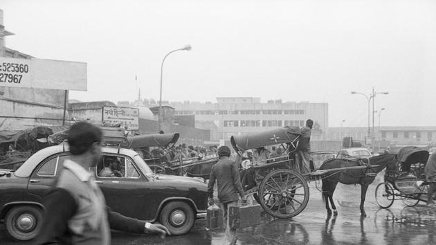 New Delhi Railway Station as it looked in 1987. Delhi receives around 636mm of rain in the four rainy months and the monsoon unleashes its maximum fury between July and August. (Virendra Prabhakar / HT Photo) New Delhi Railway Station as it looked in 1987. Delhi receives around 636mm of rain in the four rainy months and the monsoon unleashes its maximum fury between July and August. (Virendra Prabhakar / HT Photo)