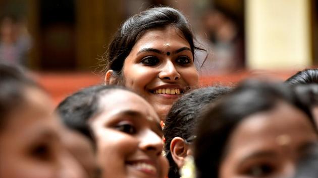 Excited students watch the dance performances and other programmes.. (Anshuman Poyrekar/HT Photo) 