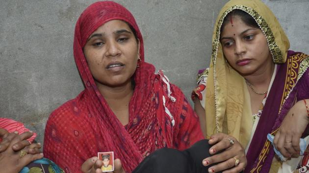 The girl’s family members said that the driver was always in a hurry. (Sakib Ali/HT Photo) The girl’s family members said that the driver was always in a hurry. (Sakib Ali/HT Photo)