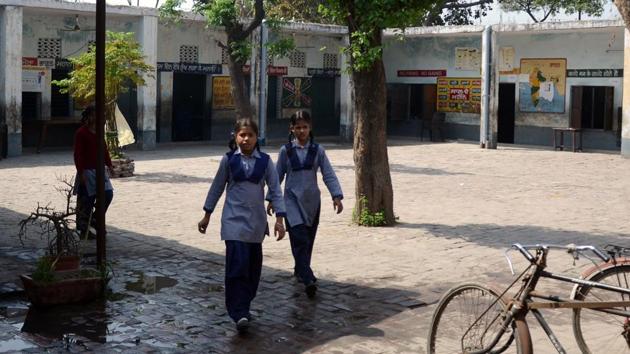 The apex court said to make the right of education meaningful, efforts should be made to have upper primary schools in such a manner that no children has to walk such a distance only to attend schools.(HT File)