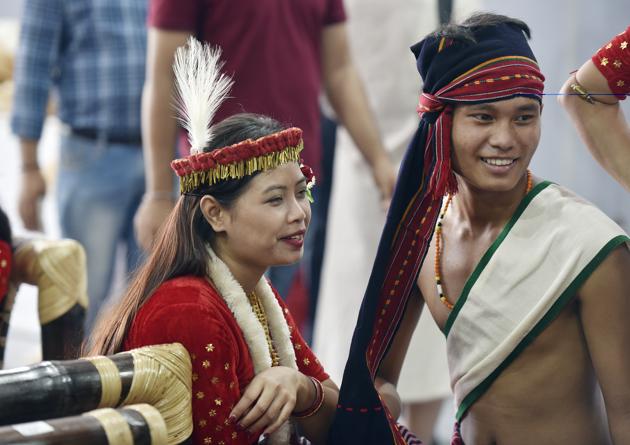 Artists dressed in their ethic attire perform during the first day of the ‘Northeast Calling Festival’ in India Gate, Delhi. (Ravi Choudhary/HT PHOTO) Artists dressed in their ethic attire perform during the first day of the ‘Northeast Calling Festival’ in India Gate, Delhi. (Ravi Choudhary/HT PHOTO)