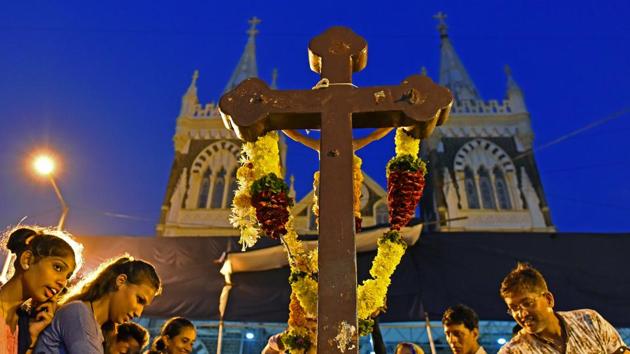 Devotees and enthusiasts gather in huge numbers from early morning and stay till the evening. (Satyabrata Tripathy/Hindustan Times) 