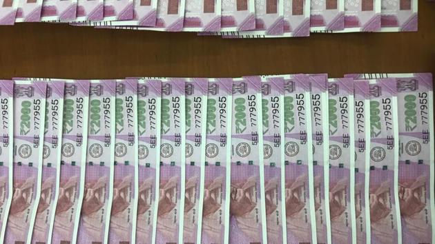 The seized notes. (HT Photo) The seized notes. (HT Photo)