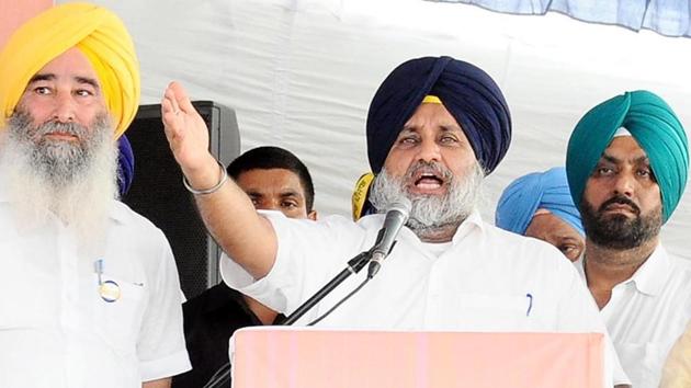 Shiromani Akali Dal president and former Punjab deputy chief ,minister Sukhbir Singh Badal addressing party workers. (HT Photo) Shiromani Akali Dal president and former Punjab deputy chief ,minister Sukhbir Singh Badal addressing party workers. (HT Photo)