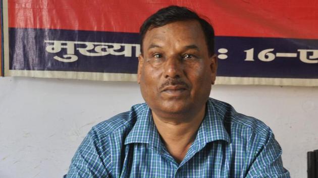 Moti Ram, a BSNL employee and BJP volunteer, is likely to host lunch for BJP president Amit Shah. (Vinay Santosh Kumar/HT Photo) Moti Ram, a BSNL employee and BJP volunteer, is likely to host lunch for BJP president Amit Shah. (Vinay Santosh Kumar/HT Photo)