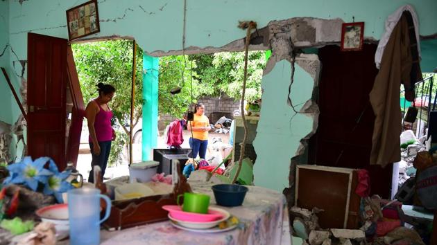 Ninety one people are now confirmed dead in the quake that struck off Mexico’s southern coast on Thursday. The magnitude 8.1 tremor was felt as far as Mexico City and Guatemala City, registering off Mexico’s southern coast while heavy rains from Hurricane Katia lashed the east. Its epicenter was in the Pacific Ocean, 1,000 kms southeast of the capital and 120 kms off the coast. President Enrique Peña Nieto said Mexico’s army, marines and federal police had been mobilized to respond. (Ronaldo Schemidt / AFP) Ninety one people are now confirmed dead in the quake that struck off Mexico’s southern coast on Thursday. The magnitude 8.1 tremor was felt as far as Mexico City and Guatemala City, registering off Mexico’s southern coast while heavy rains from Hurricane Katia lashed the east. Its epicenter was in the Pacific Ocean, 1,000 kms southeast of the capital and 120 kms off the coast. President Enrique Peña Nieto said Mexico’s army, marines and federal police had been mobilized to respond. (Ronaldo Schemidt / AFP)