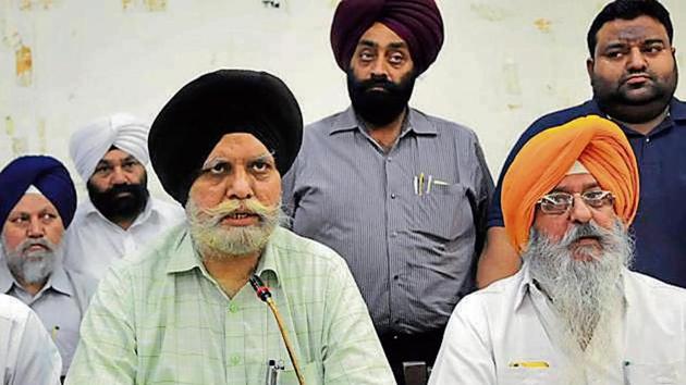 SAD-BJP leaders addressing mediapersons in Ludhiana on Monday. (Gurminder Singh/HT) SAD-BJP leaders addressing mediapersons in Ludhiana on Monday. (Gurminder Singh/HT)
