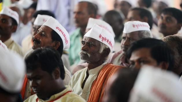 The loan waiver certificates came as a rude shock for the farmers who had been promised waiver on loans up to Rs 1 lakh, and questioned the parameters the government had set.(AFP)