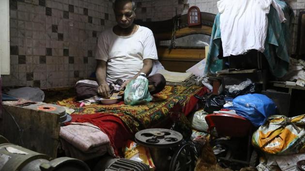 Shamim ud Din at his room in Old Delhi.(Mayank Austen Soofi / HT Photo)